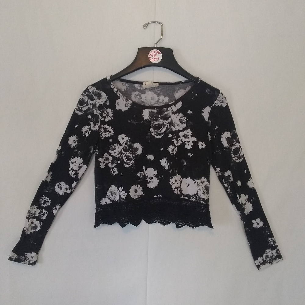LA Hearts Boho Chic Floral Print Lace Sweater Top